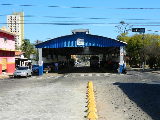 Vereadores pedem que Prefeitura retire Terminal Urbano do meio da Avenida