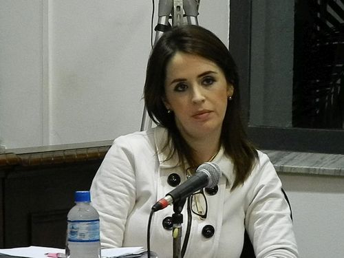 Bruna Silvestre cobra agilidade na manutenção da frota escolar