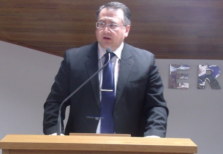 Vereador promete acompanhar de perto pregão da Educação