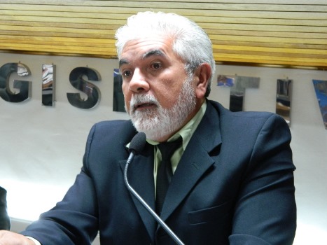 Barreto do Mercado cobra reposição das lâmpadas de iluminação pública
