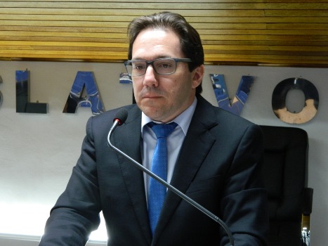 Toninho da Lorsa pede providência para situação das famílias que moram próxima à ferrovia