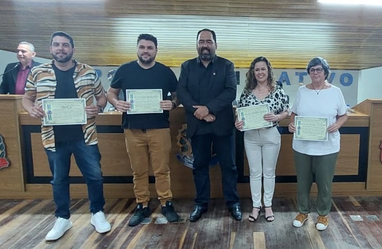 ATIVISTAS CULTURAIS FORAM HOMENAGEADOS NA CÂMARA MUNICIPAL