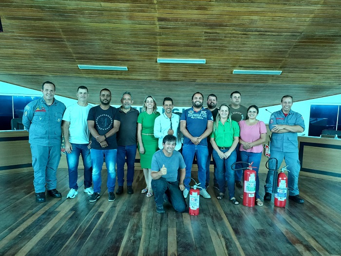 ASSESSORES DA CÂMARA PARTICIPAM DE CURSO DE BRIGADISTA DE INCÊNDIO
